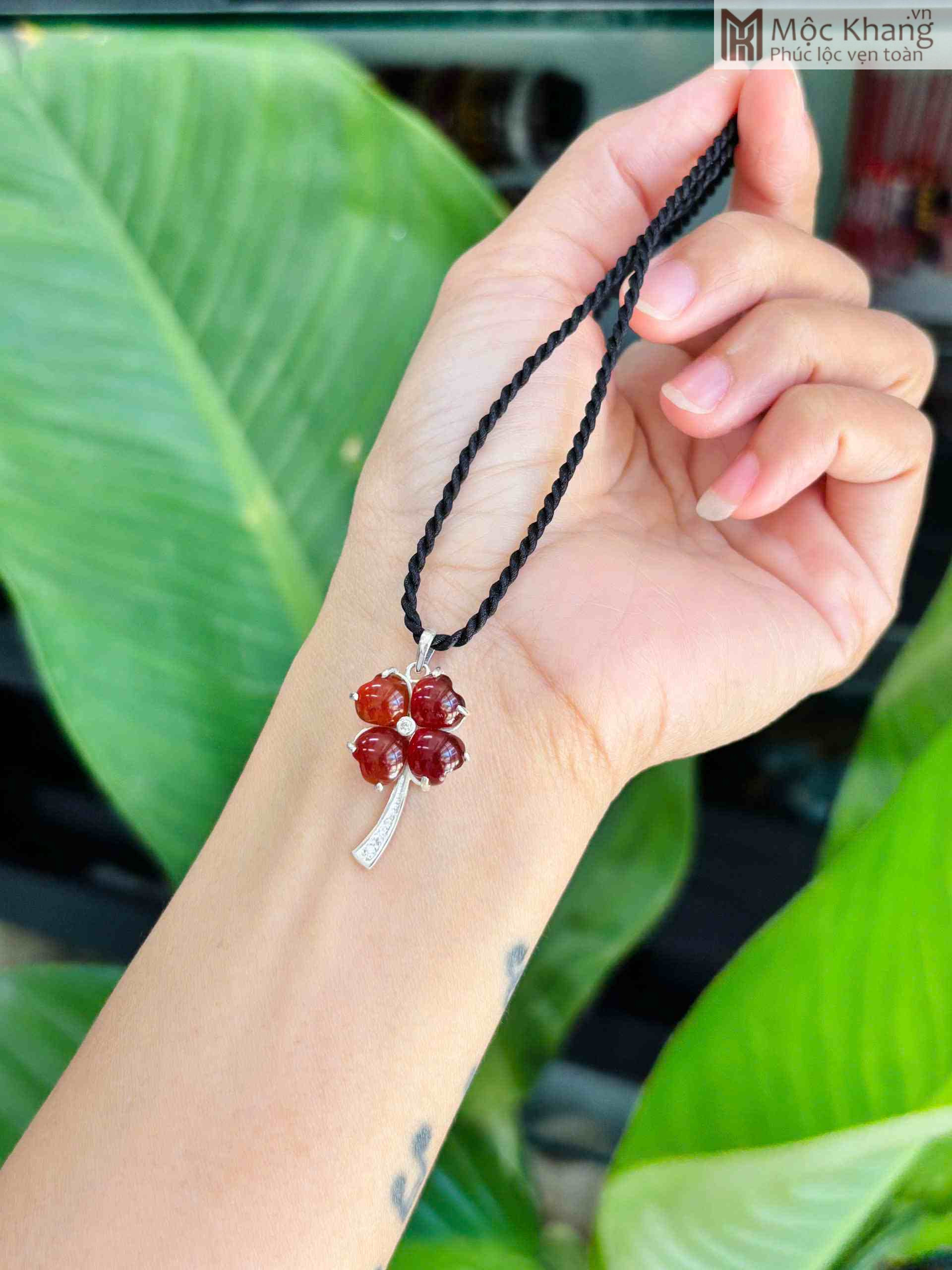Mặt Dây Cỏ Bốn Lá Trái Tim Phối Bạc (1)_1 Mat Day Co Bon La Trai Tim Phoi Bac 1 1