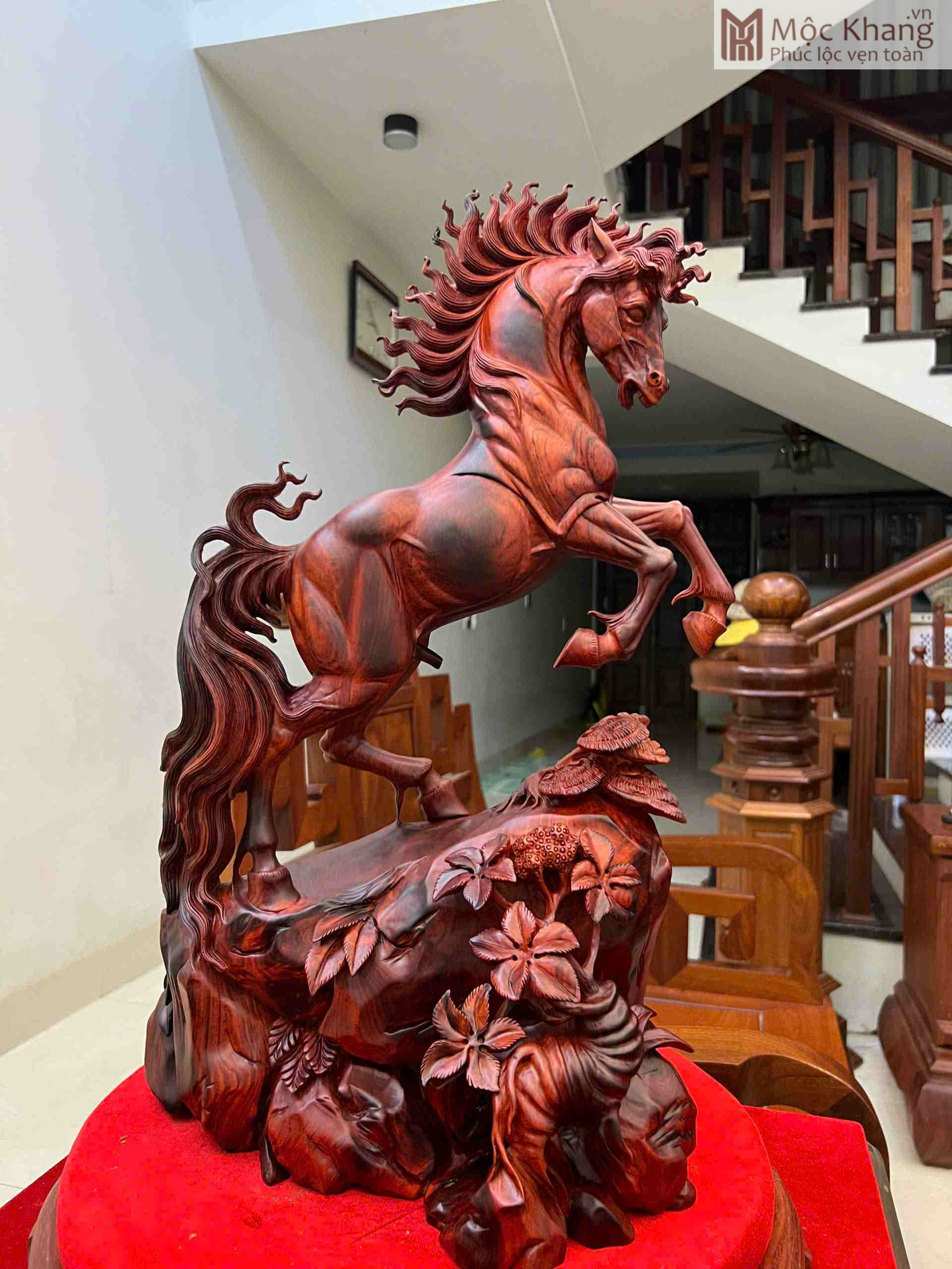 Tượng Nhất Mã Phi Thiên Gỗ Trắc Cao 56 (cm) (1)_1 Tượng Nhất Mã Phi Thiên Gỗ Trắc Cao 56 (cm)
