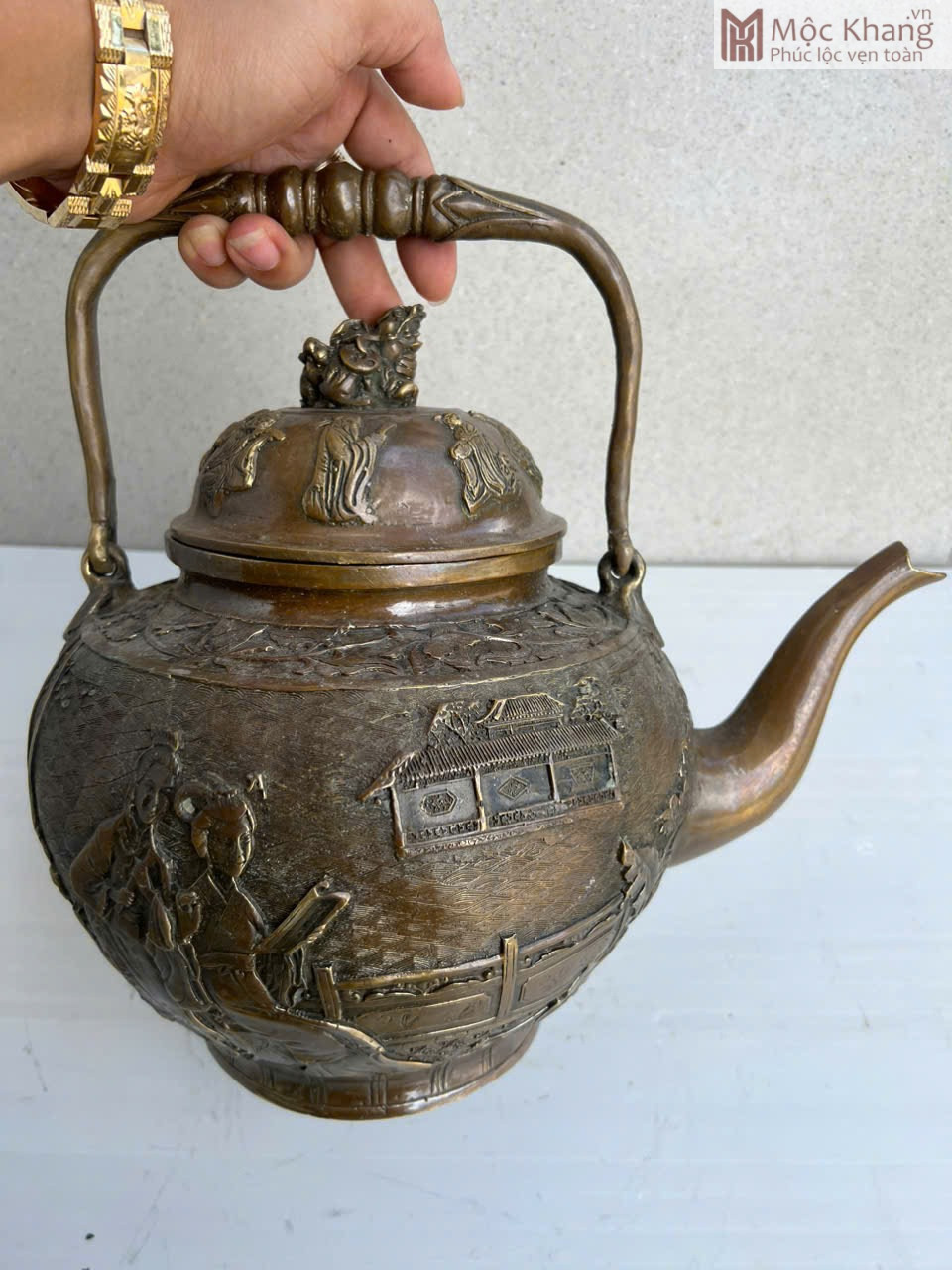am-bang-dong-cu-cao-30-cm (3) Ấm Bằng Đồng Cũ