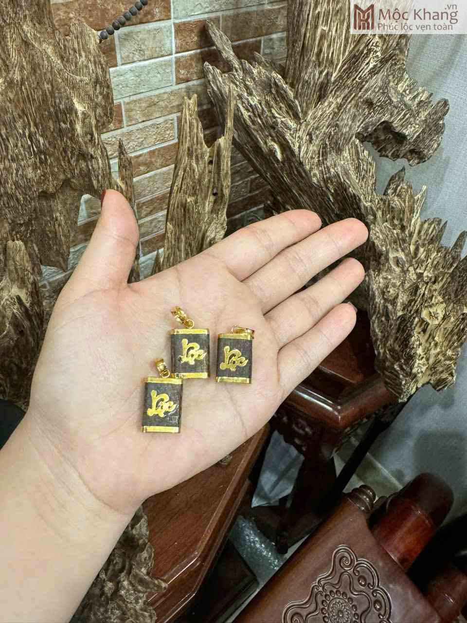 Mặt Dây Trầm Hương Vàng 8K (1)_1 Mat Day Tram Huong Vang 8K 1 1