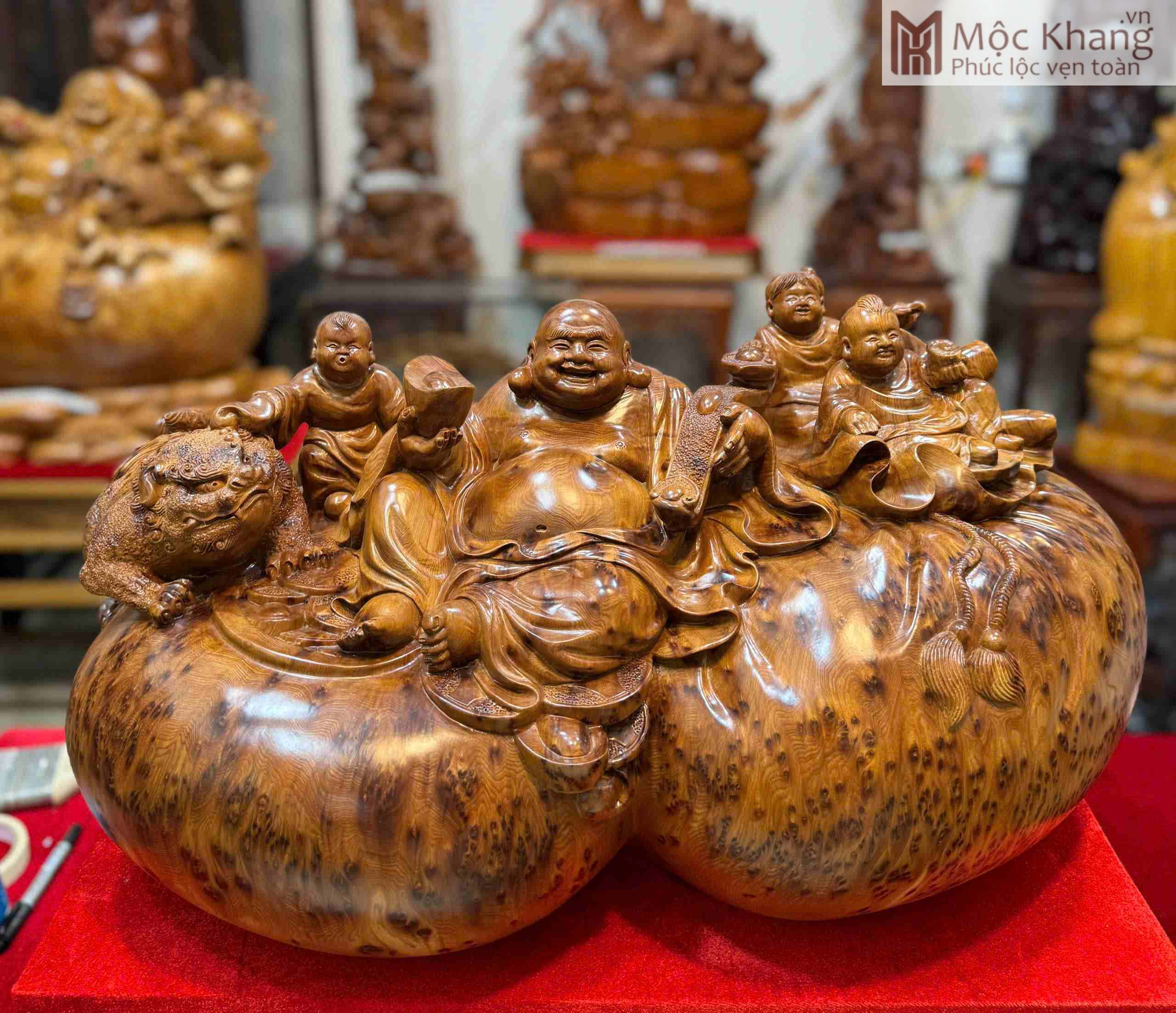 Tượng Di Lặc Tam Phúc Gỗ Nu Ngọc Am Cao 42 (cm) (2)_2 Tượng Di Lặc Tam Phúc Gỗ Nu Ngọc Am Cao 42 (cm)