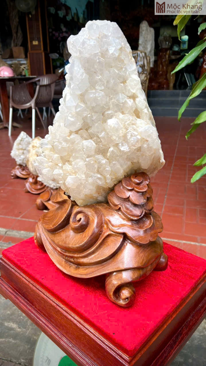 khoi-tinh-the-thach-anh-trang-cao-50-cm (3) khoi tinh the thach anh trang cao 50 cm 3