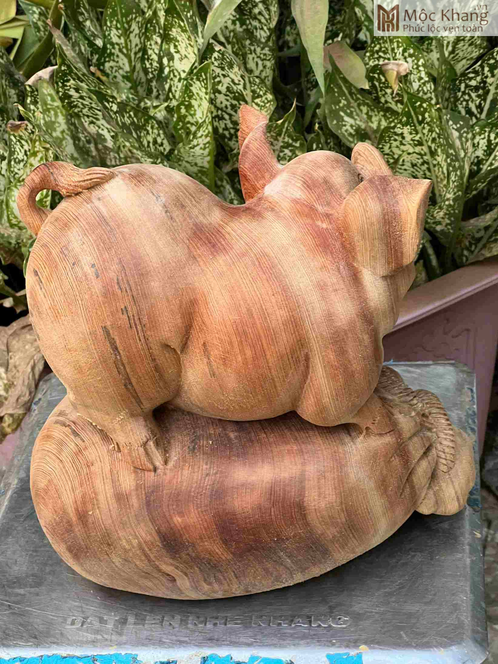 tuong-heo-dung-bao-tien-go-ngoc-am-cao-27-cm (4) tuong heo dung bao tien go ngoc am cao 27 cm 4