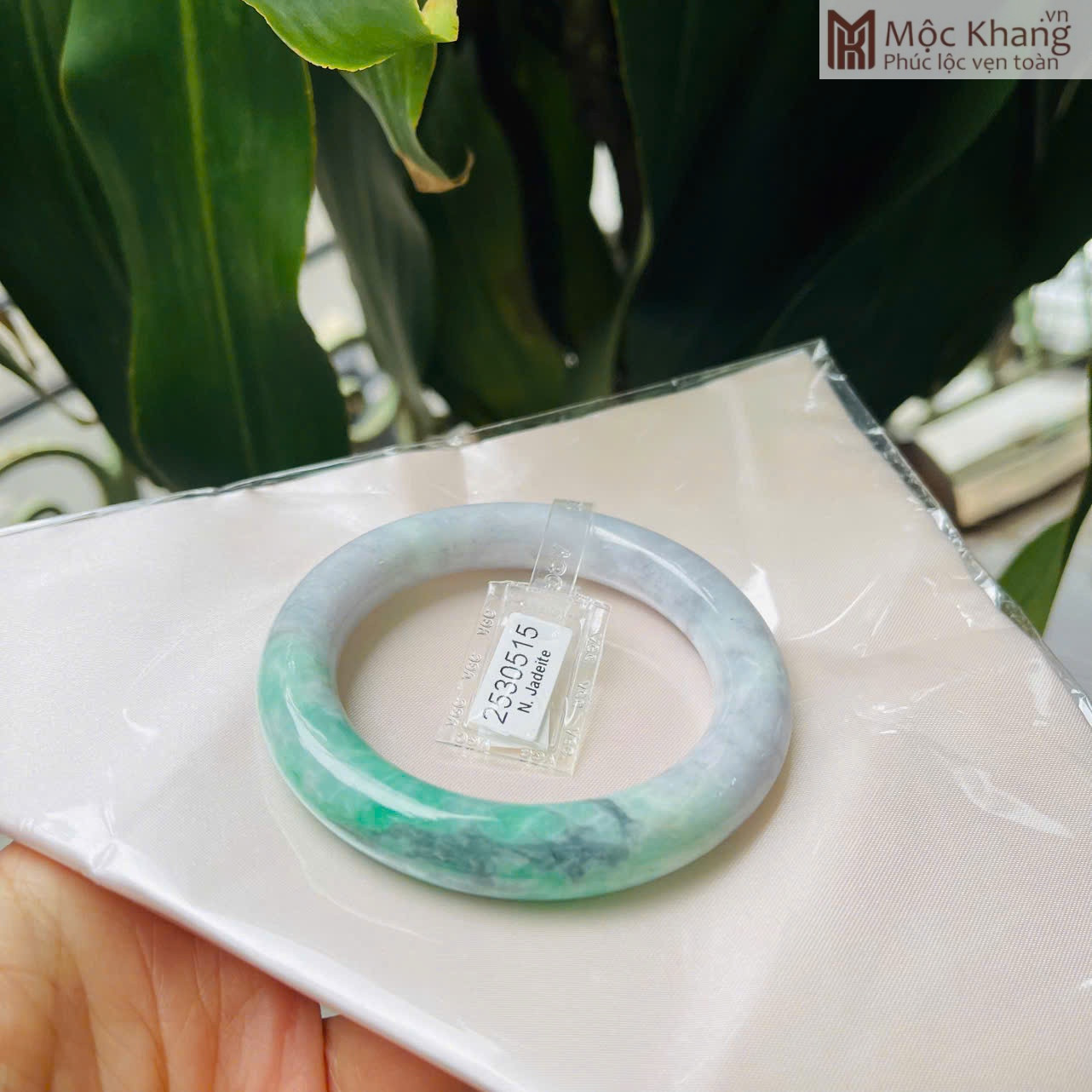 vong-tay-ngoc-cam-thach-ni-54-8-mm (1) Vòng Tay Ngọc Cẩm Thạch