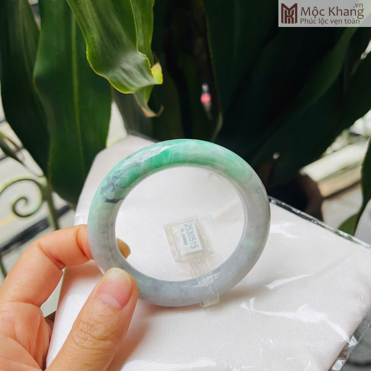 vong-tay-ngoc-cam-thach-ni-54-8-mm (2) vong tay ngoc cam thach ni 54 8 mm 2
