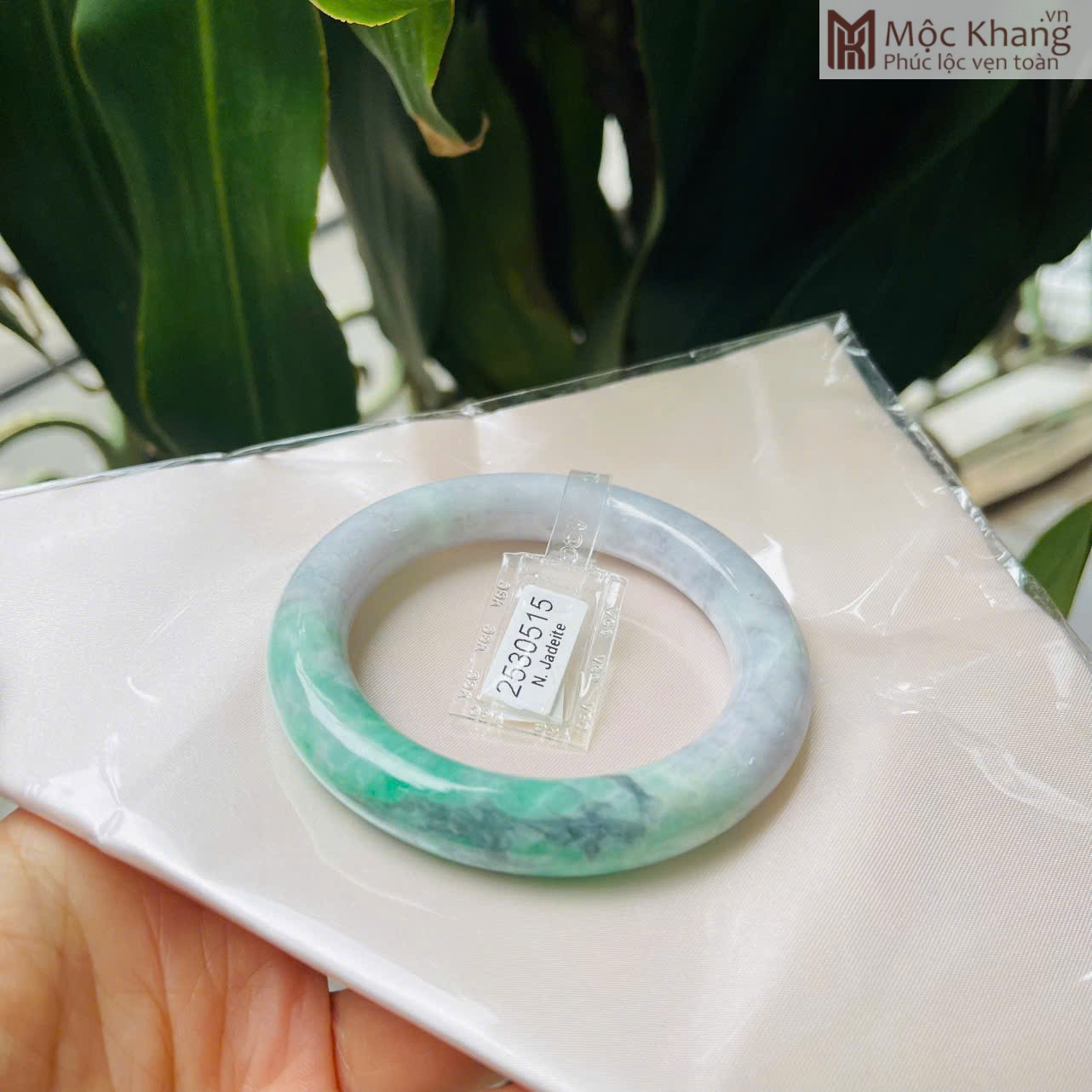 vong-tay-ngoc-cam-thach-ni-54-8-mm (5) vong tay ngoc cam thach ni 54 8 mm 5