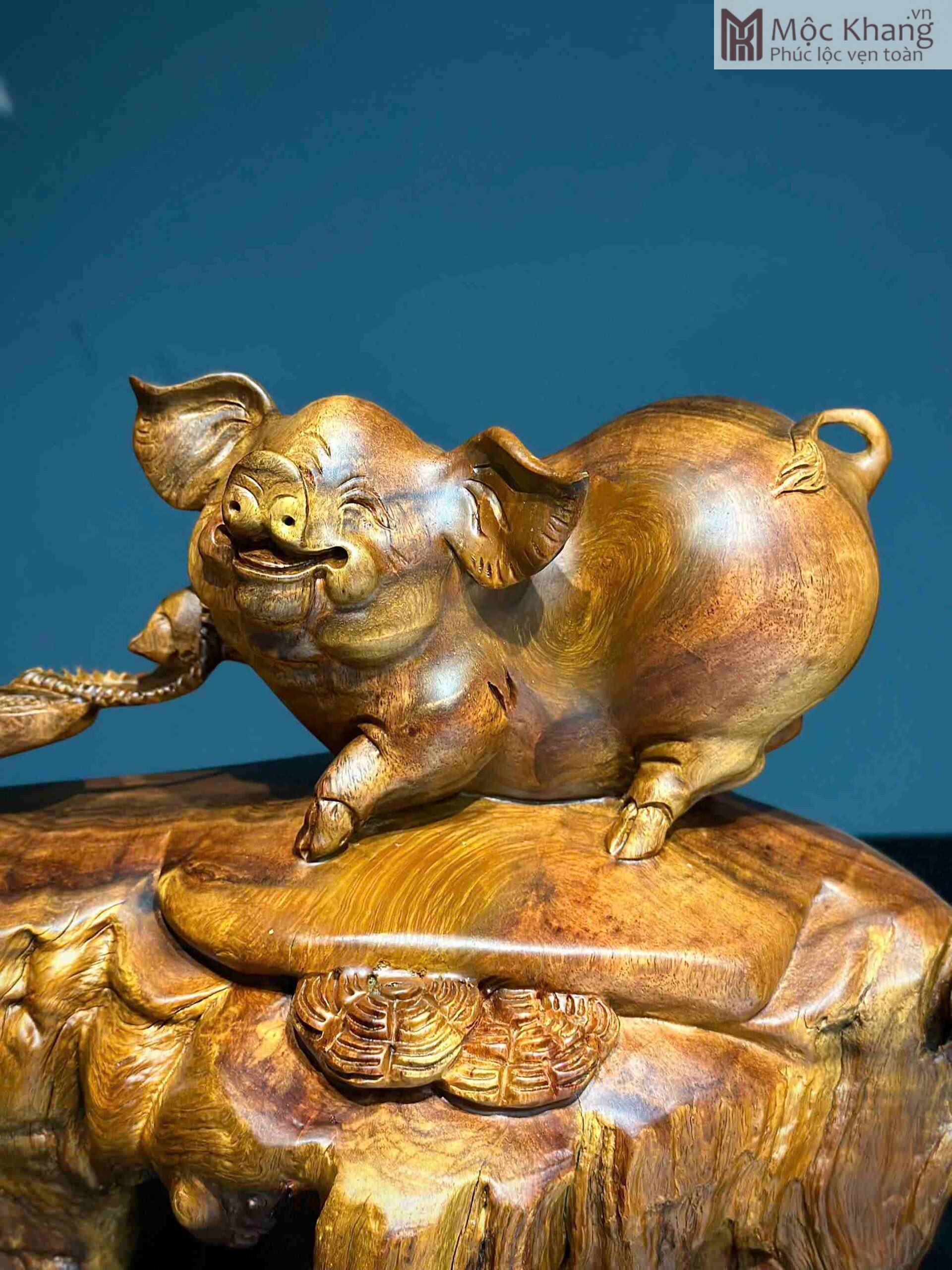 tuong-heo-go-huong-chun-sun-cao-30-cm (2) tuong heo go huong chun sun cao 30 cm 2 scaled
