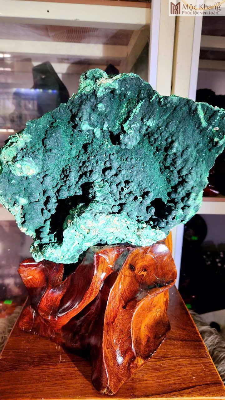 vien-da-khong-tuoc-malachite-tho-cao-35-cm (1) Viên Đá Khổng Tước (Malachite) Thô