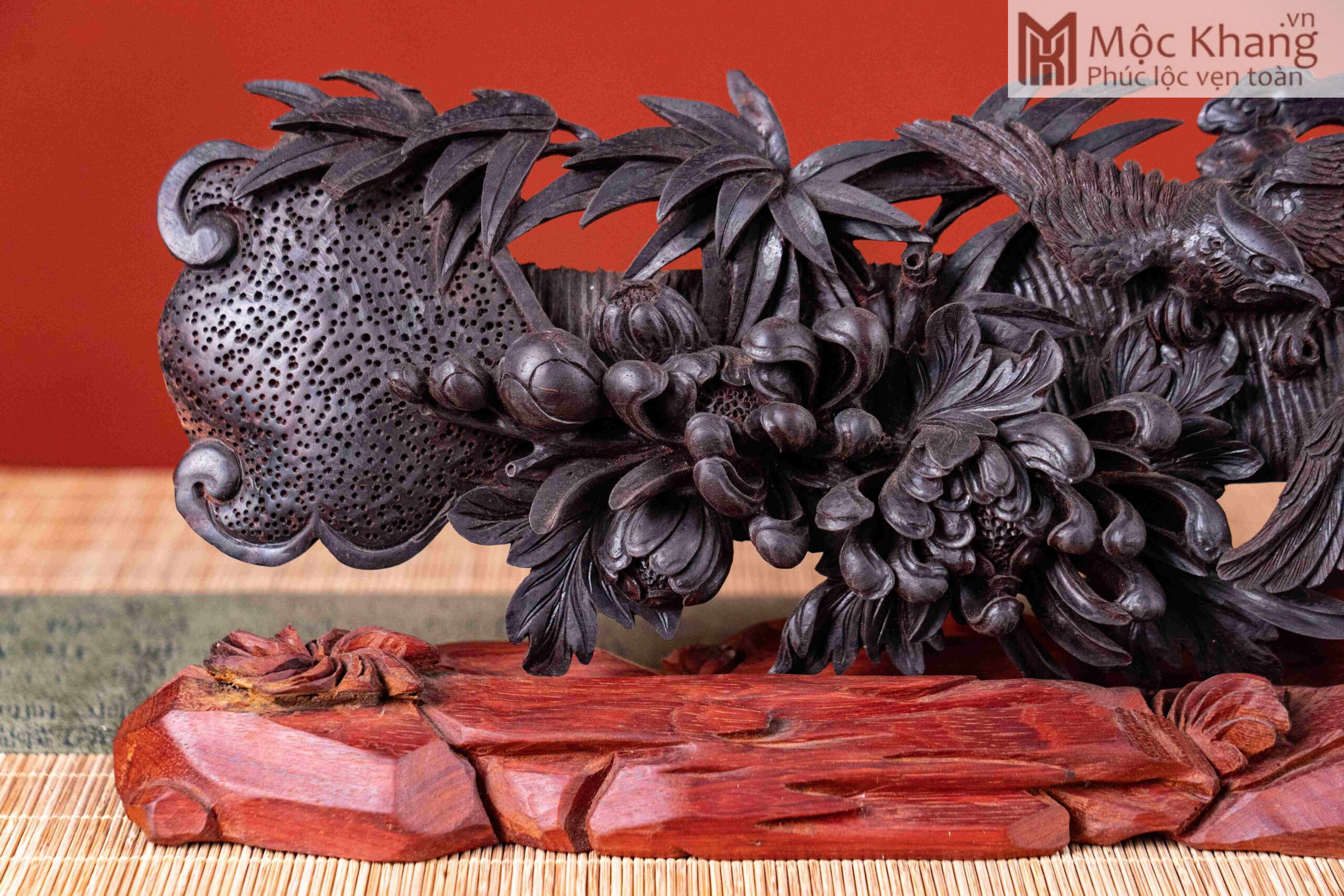 Tượng Chim Công Gỗ Tử Đàn Cao 15 (cm) (5)_5 Tuong Chim Cong Go Tu Dan Cao 15 cm 5 5 scaled