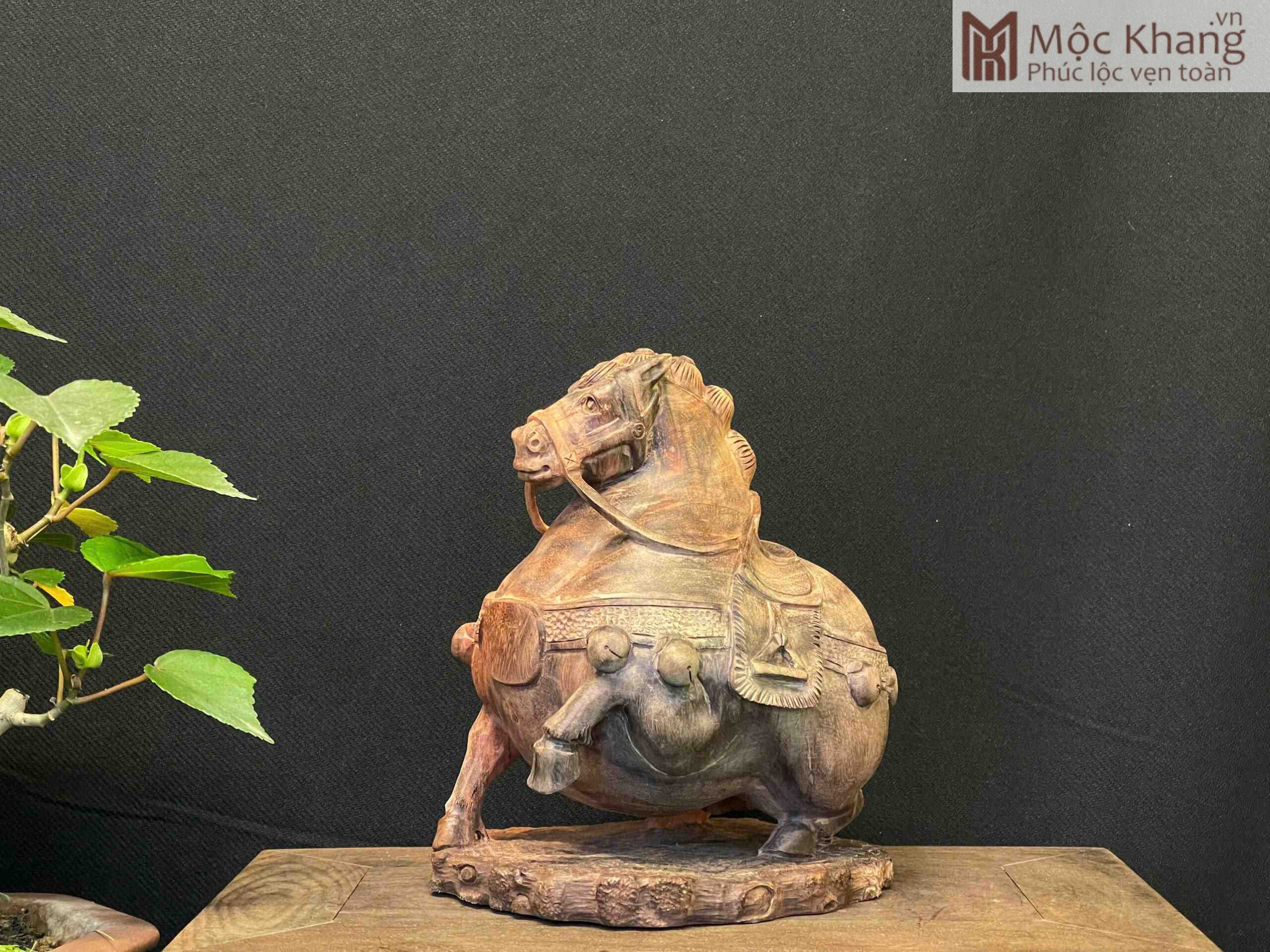 Tượng Đường Mã Gỗ Trắc Cao 15 (cm) (2)_2 Tượng Đường Mã Gỗ Trắc Cao 15 (cm)