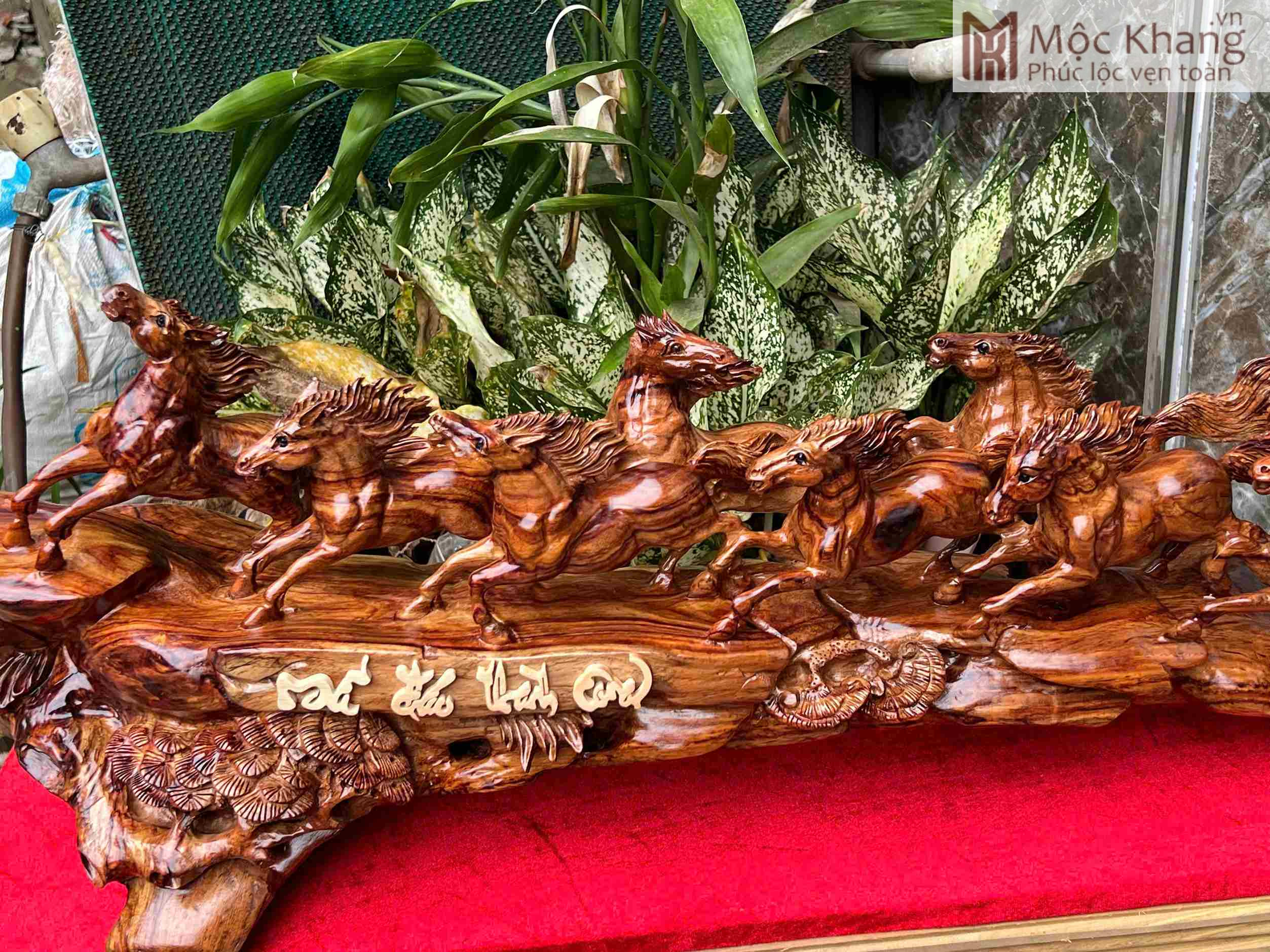 Tượng Mã Đáo Thành Công Gỗ Sưa Cao 36 (cm) (4)_4 Tuong Ma Dao Thanh Cong Go Sua Cao 36 cm 4 4