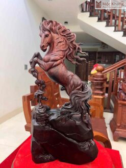 Tượng Ngựa Gỗ Trắc Cao 53 (cm)