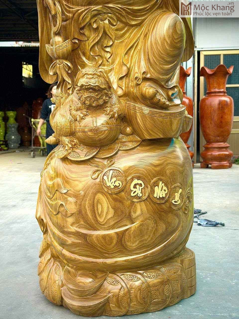 Tượng Phật Di Lặc Đứng Nghê Gỗ Cẩm Vàng (2)_2 Tượng Phật Di Lặc Đứng Nghê Gỗ Cẩm Vàng Cao 2m