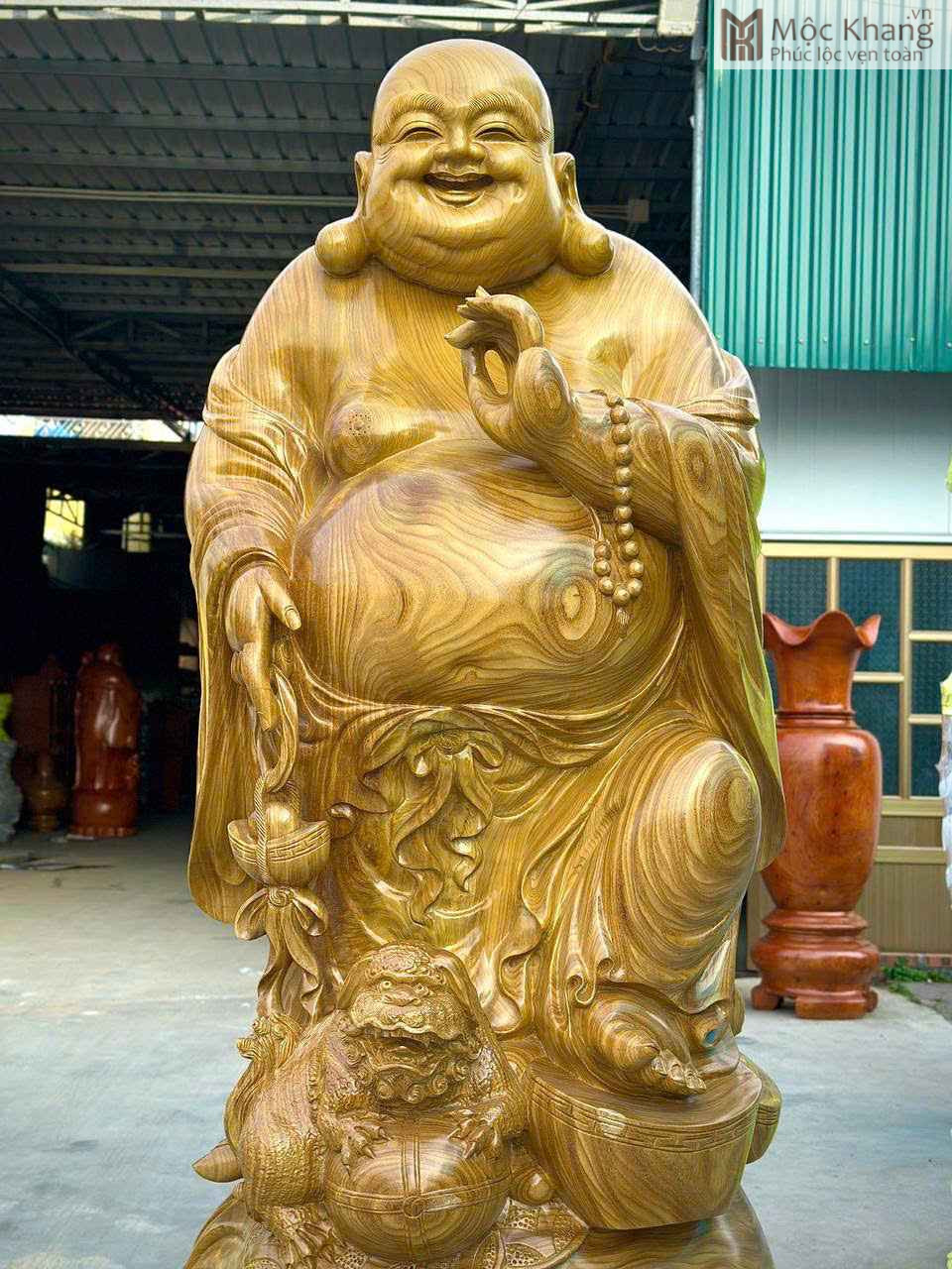 Tượng Phật Di Lặc Đứng Nghê Gỗ Cẩm Vàng (3)_3 Tuong Phat Di Lac Dung Nghe Go Cam Vang 3 3
