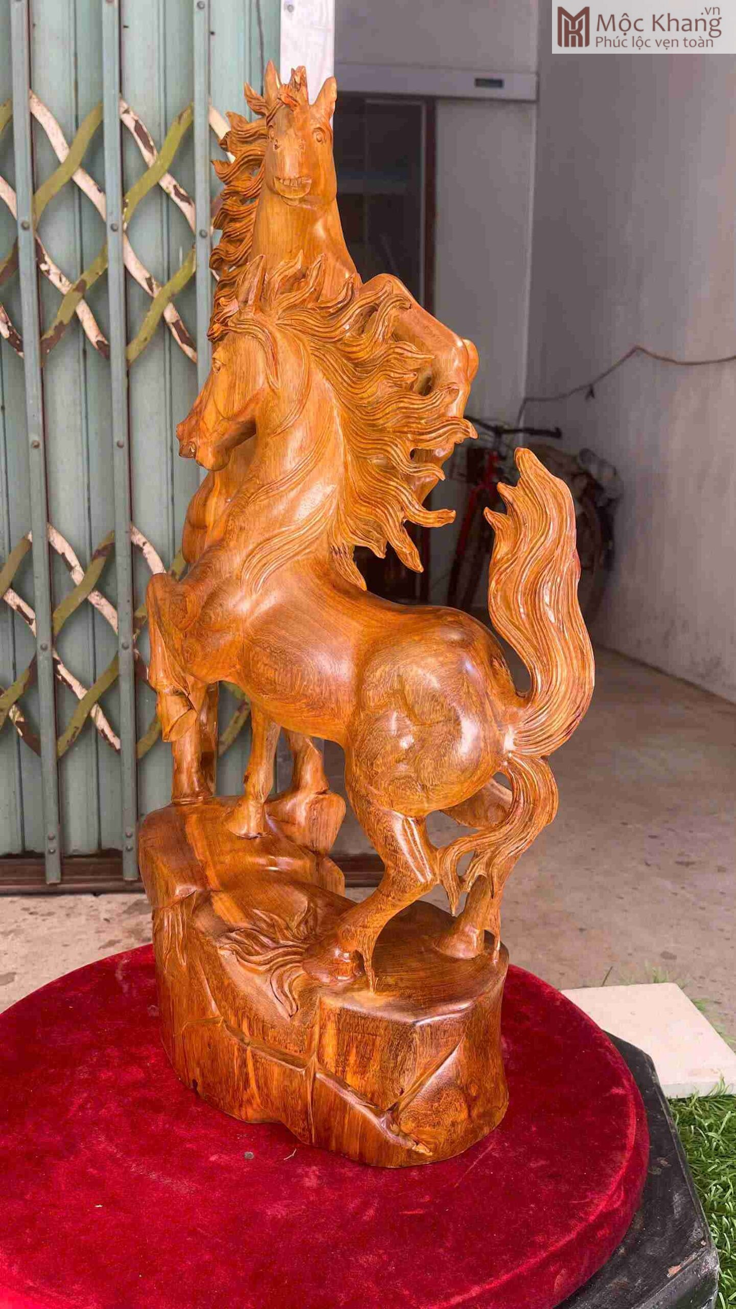 Tượng Song Mã Gỗ Hương Cao 73 (cm) (1)_1 Tuong Song Ma Go Huong Cao 73 cm 1 1 scaled
