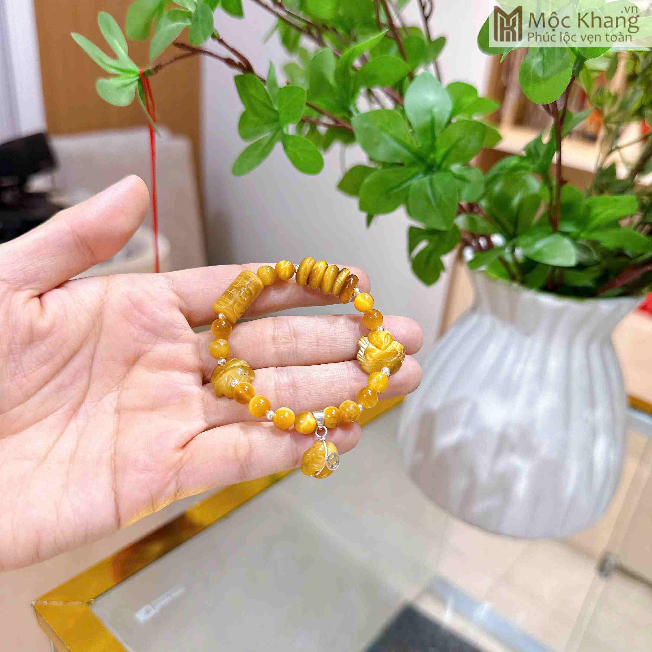 Vòng Tay Mắt Hổ Vàng Tâm Mix Charm Cỏ 4 Lá (2)_2
