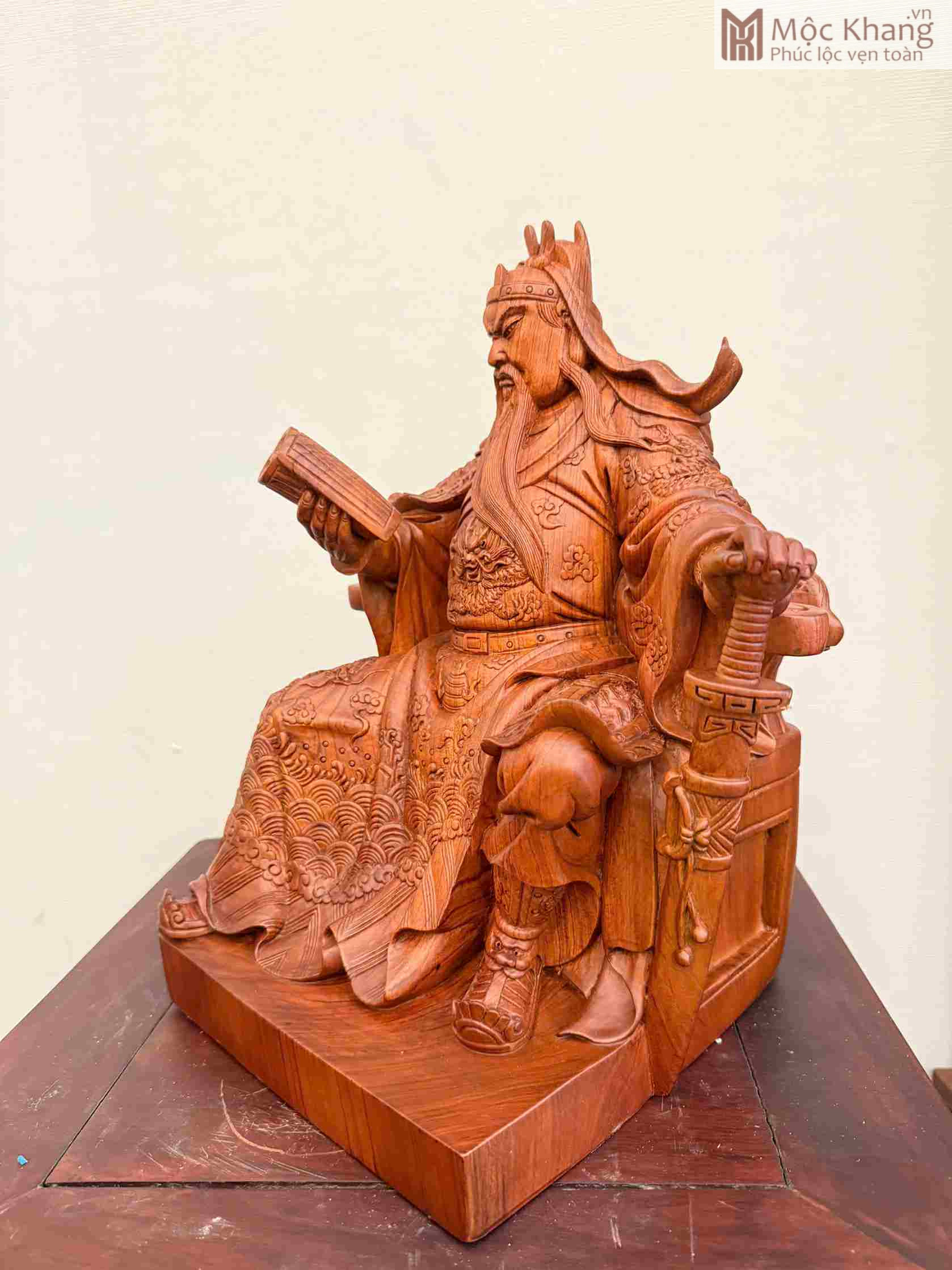 quan-cong-ngoi-doc-sach-go-huong-cao-36cm (1) quan-cong-ngoi-doc-sach-go-huong-cao-36cm