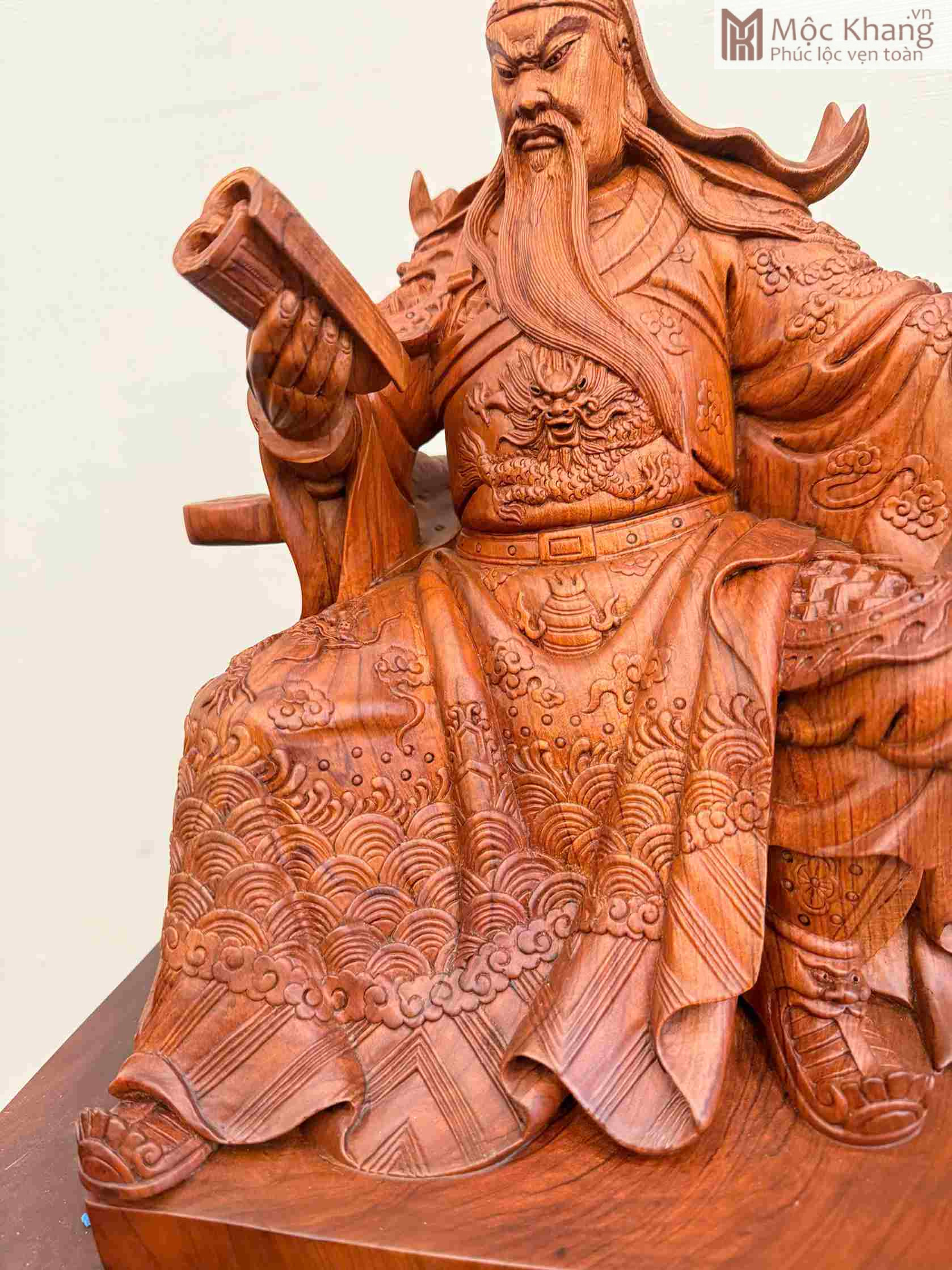 quan-cong-ngoi-doc-sach-go-huong-cao-36cm (4) quan-cong-ngoi-doc-sach-go-huong-cao-36cm