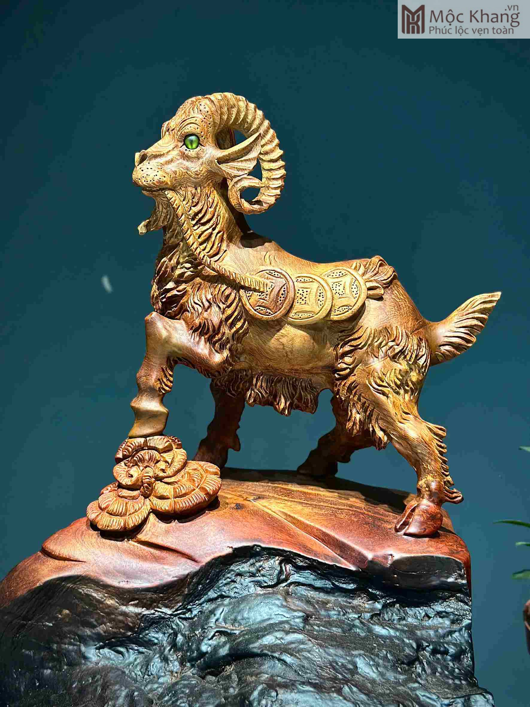 tuong-de-nhat-duong-go-huong-cao-47cm (2) tuong-de-go-huong-cao-47cm