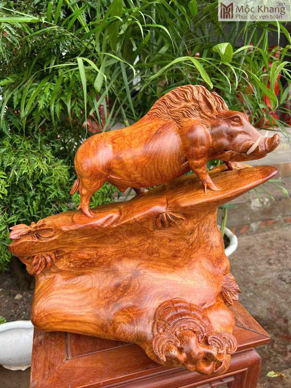 tuong-heo-rung-tai-loc-go-huong-cao-42cm (2) tuong-heo-rung-tai-loc-go-huong-cao-42cm