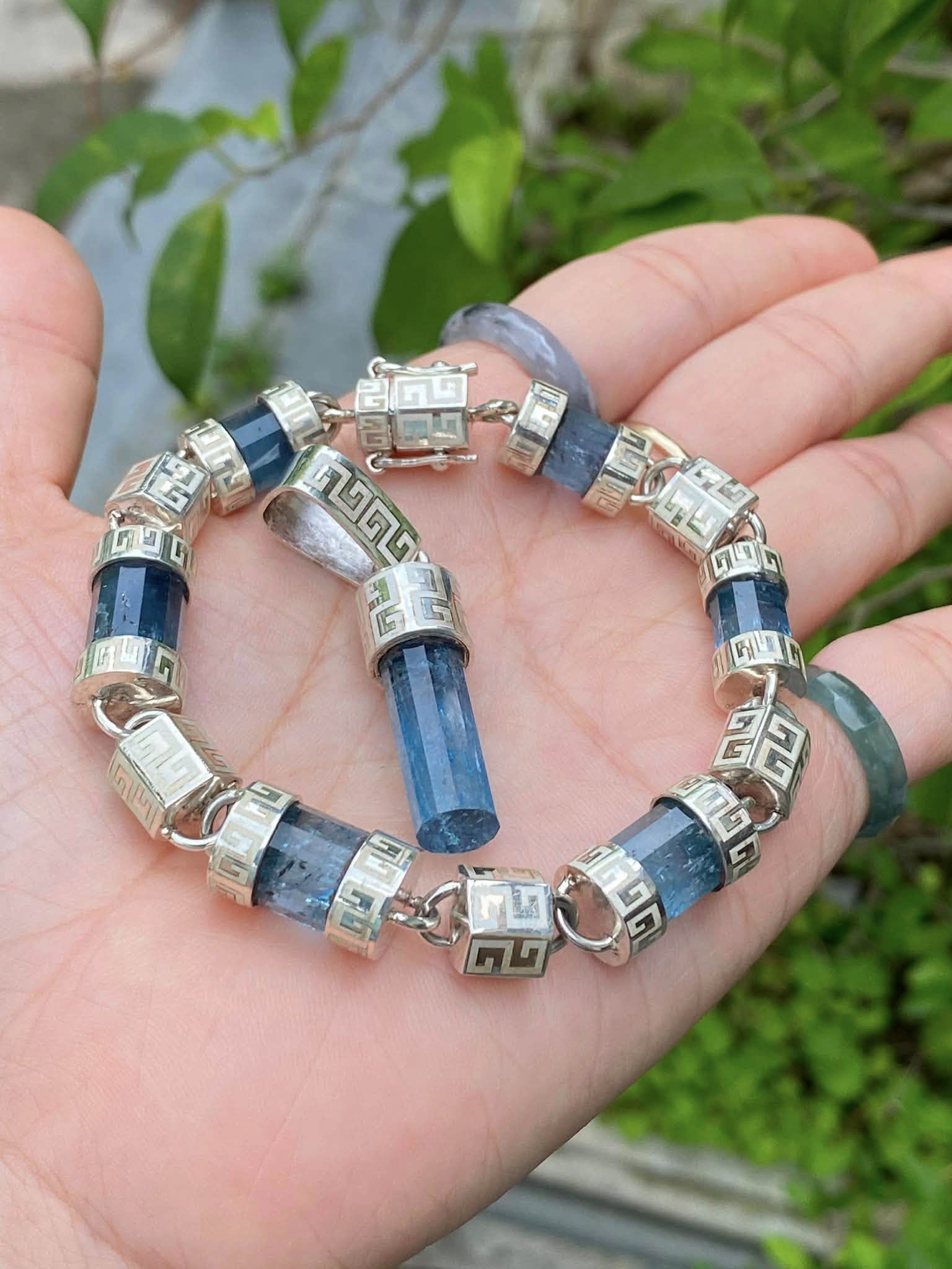 trang sức làm từ trụ tinh thể đá Aquamarine