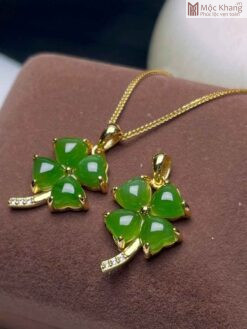 Mặt Dây Cỏ Ngọc Bích