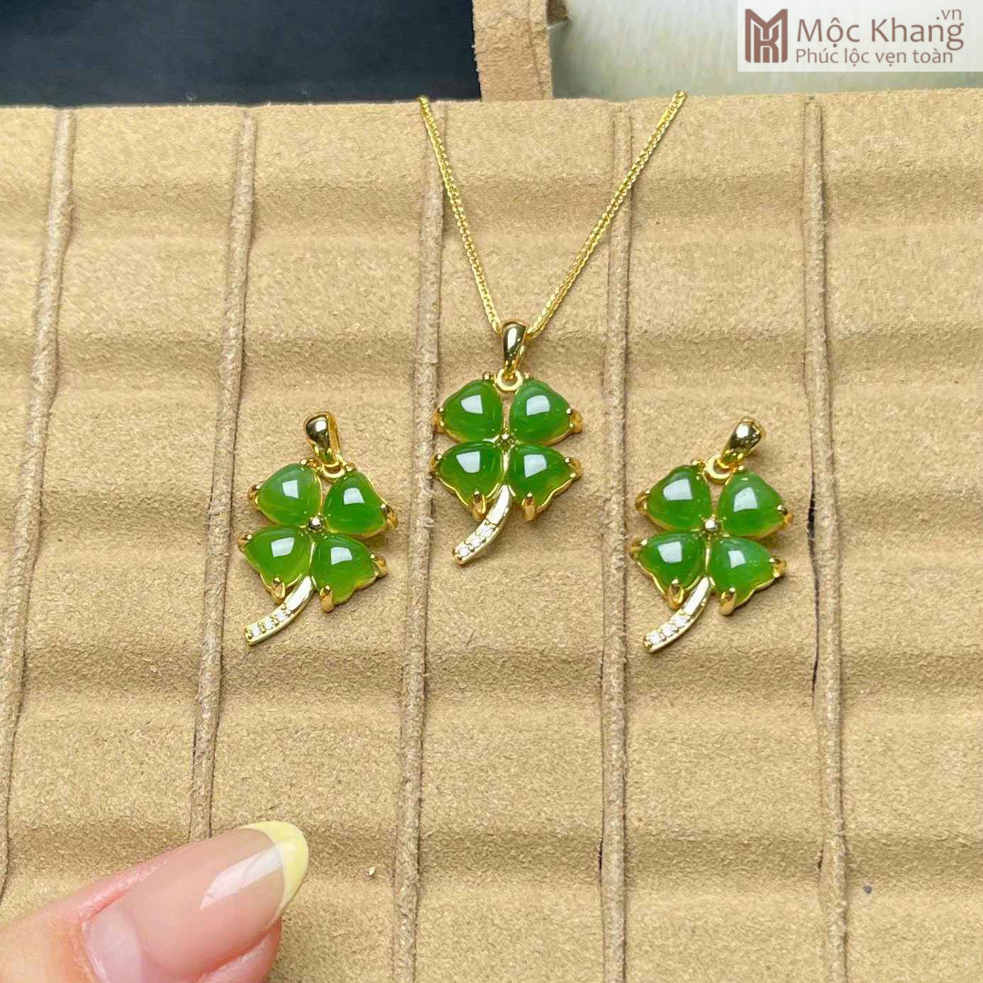 Mặt Dây Cỏ Ngọc Bích (6)_6 Mat Day Co Ngoc Bich 6 6