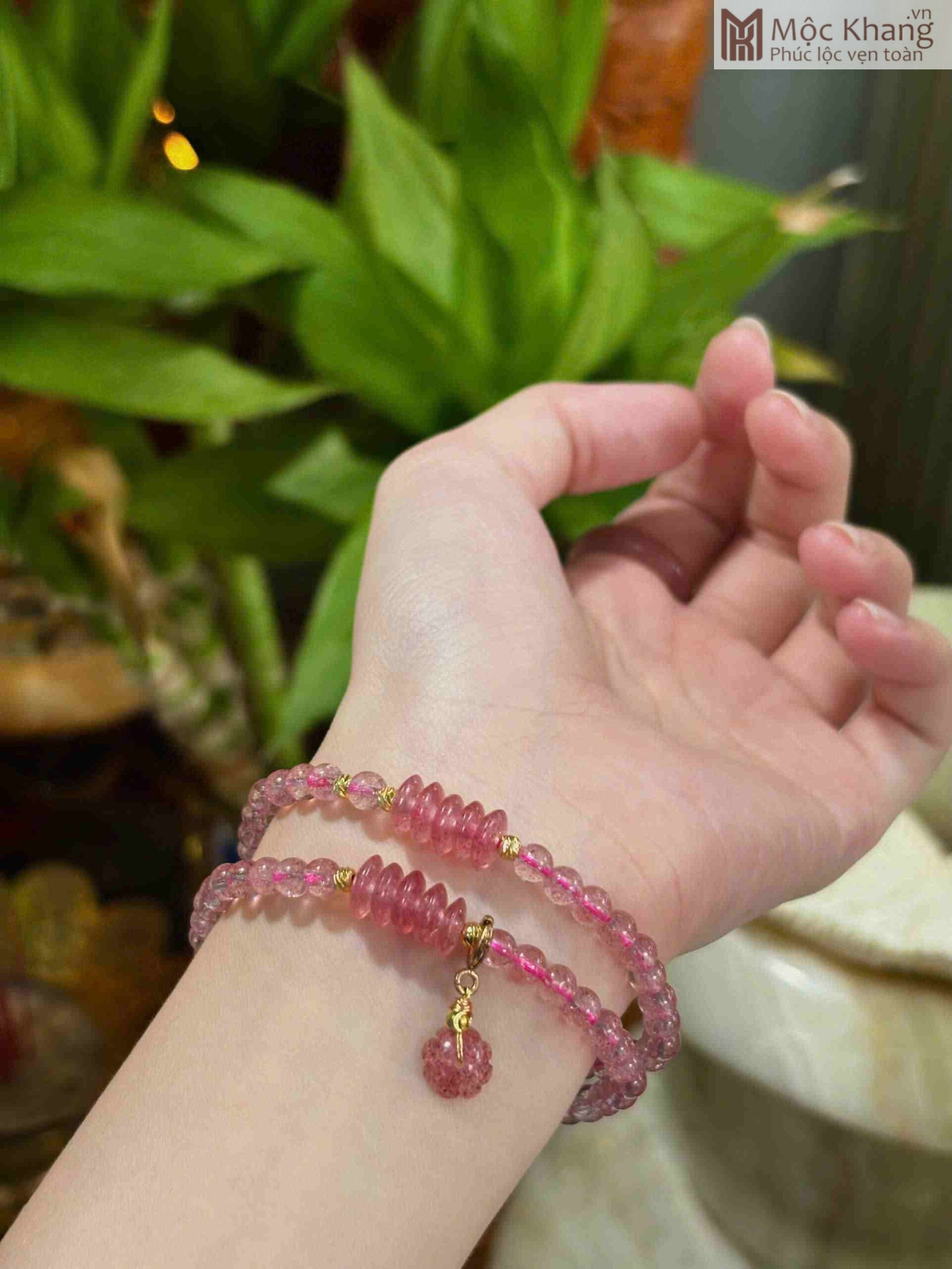 Vòng Thạch Anh Dâu Đỏ Hạt 4,6 (mm) (2)_2 Vong Thach Anh Dau Do Hat 46 mm 2 2 scaled