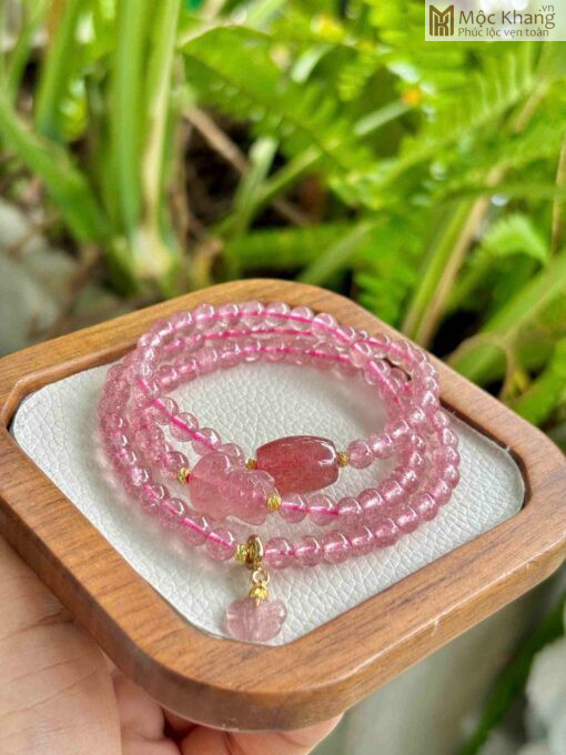 Chuỗi Thạch Anh Dâu Đỏ Mix Charm Hạt 5.4(mm)