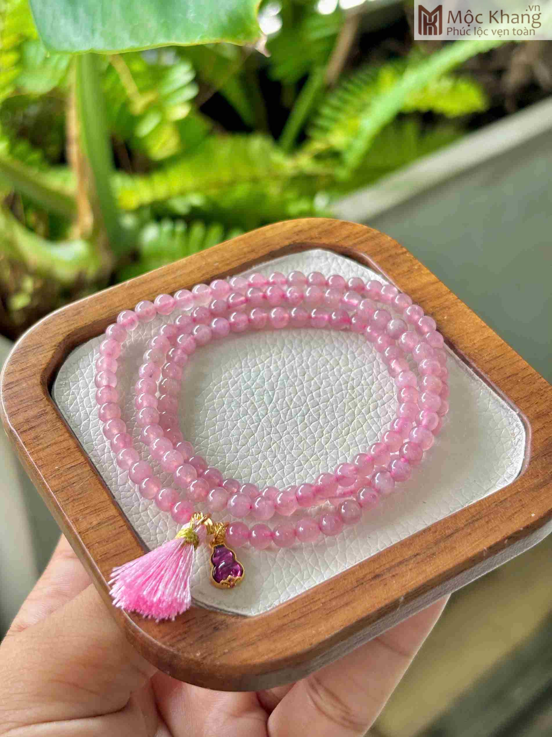 chuoi-thach-anh-hong-mix-charm-hat-4-5mm (1) chuoi-thach-anh-hong-mix-charm-hat-4-5mm