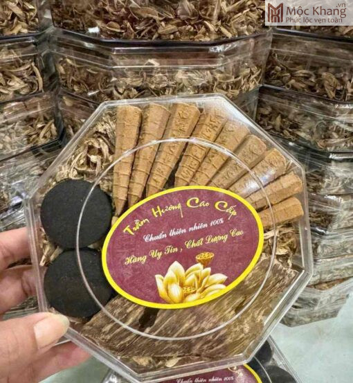Hộp Giác Trầm Dăm Tỉa Và Nụ Trầm