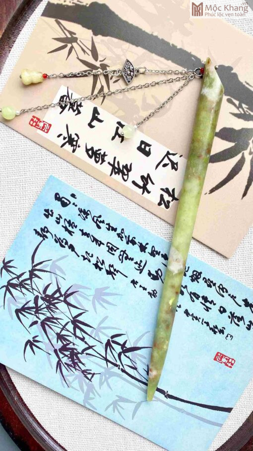 Trâm Ngọc Tụ Nham Vân Mây