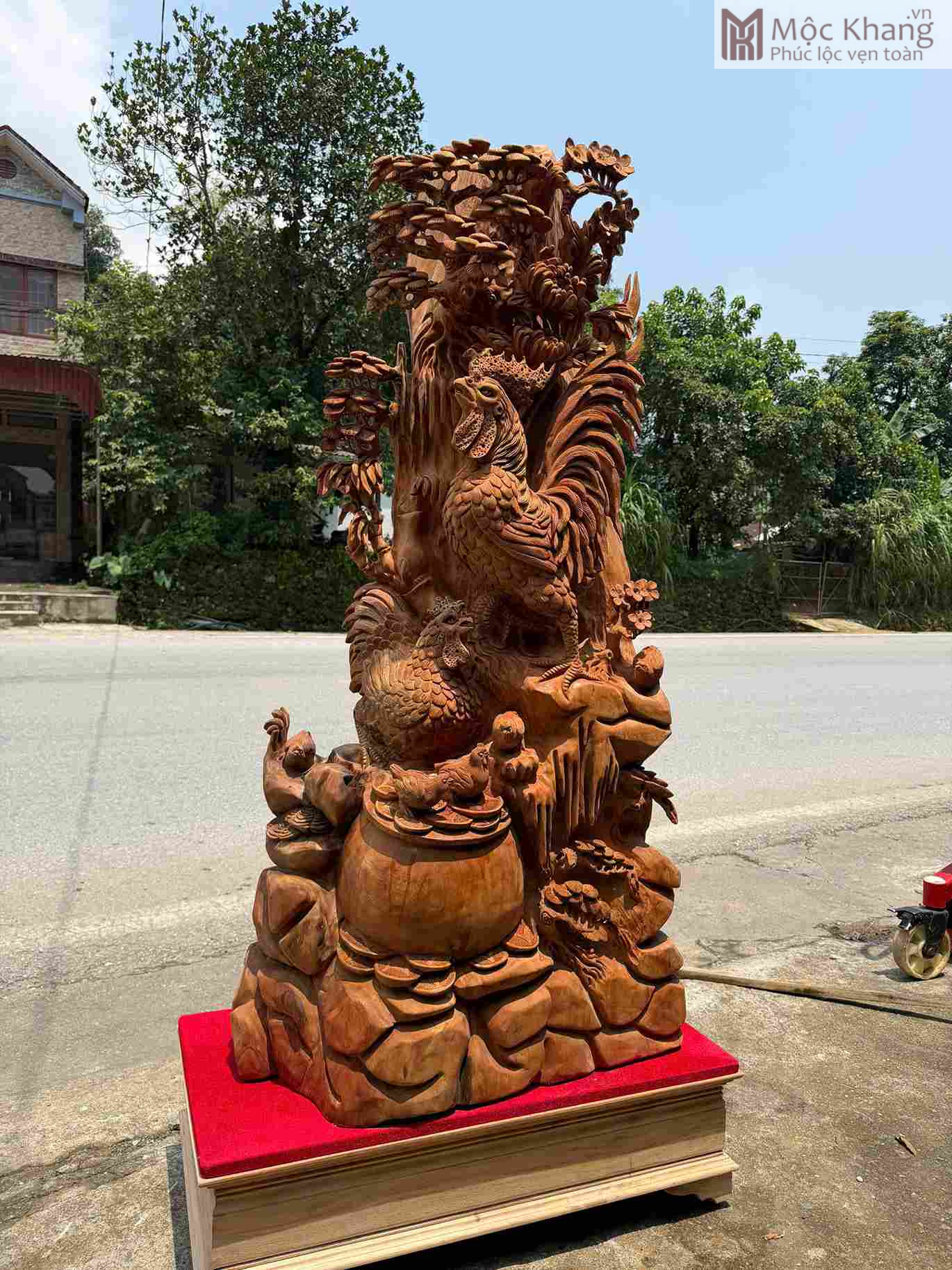 tuong-gia-dinh-ga-tu-quy-go-ngoc-am-cao-160cm (1) tuong-gia-dinh-ga-tu-quy-go-ngoc-am-cao-160cm