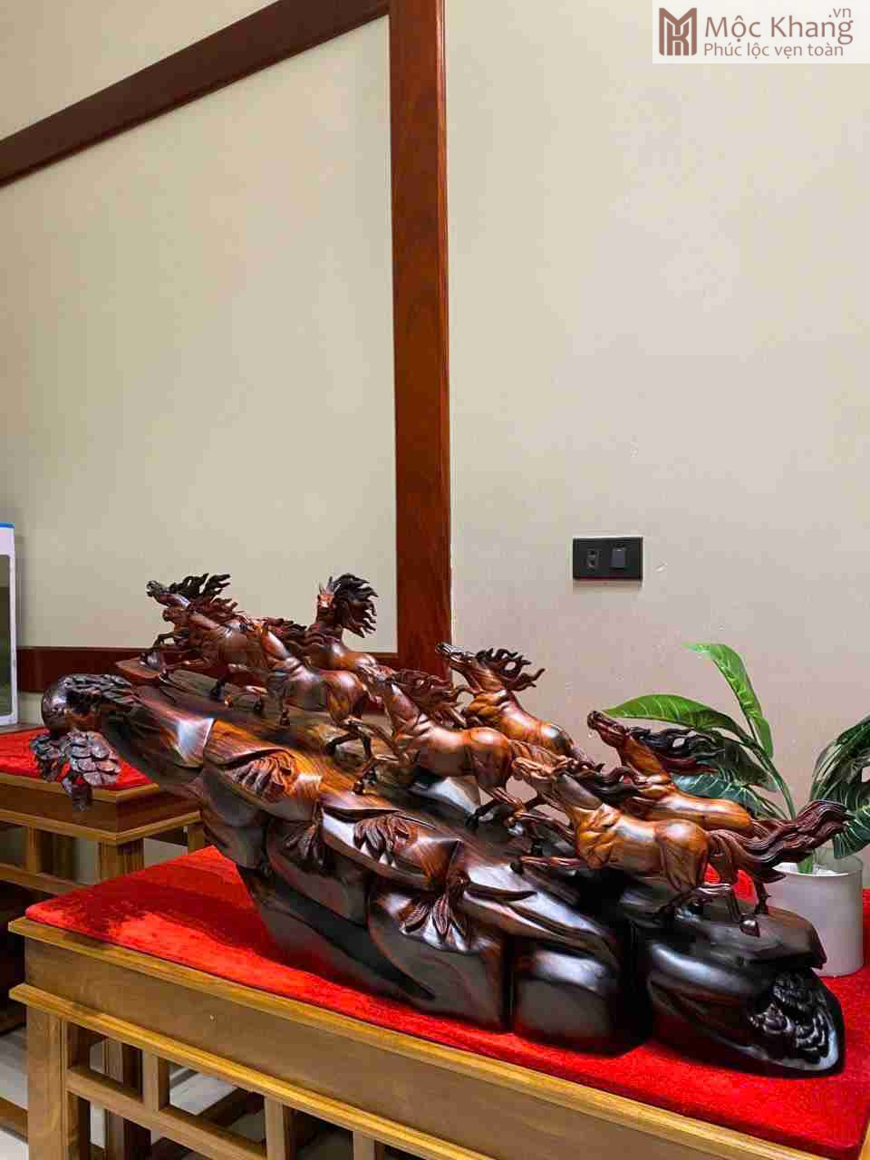 Tượng Bát Mã Gỗ Trắc Ngang 102 (cm) (2) Tuong Bat Ma Go Trac Ngang 102 cm 2