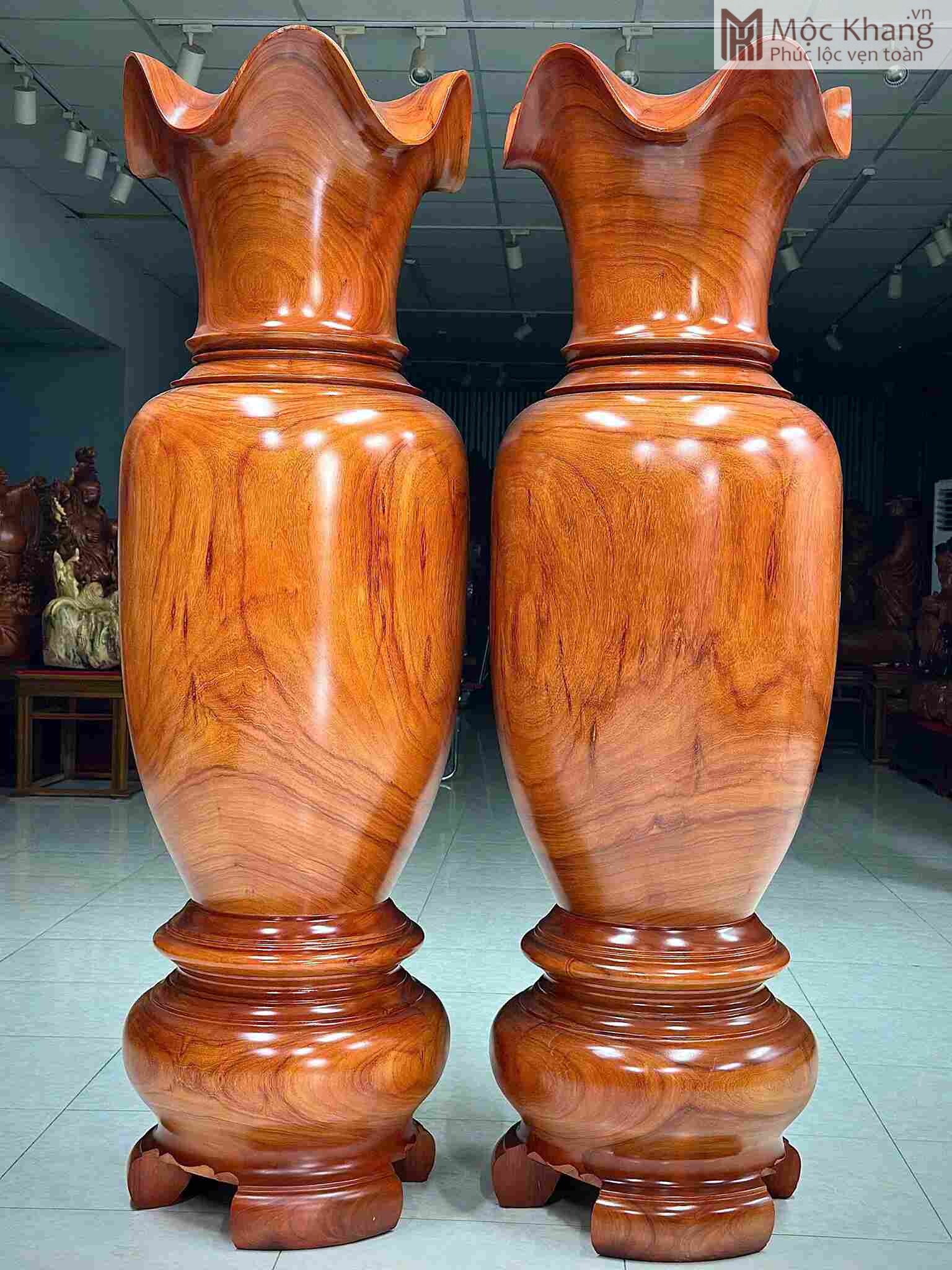 luc-binh-go-huong-do-cao-180cm (1) Lục Bình Gỗ Hương Đỏ Cao 180(cm)