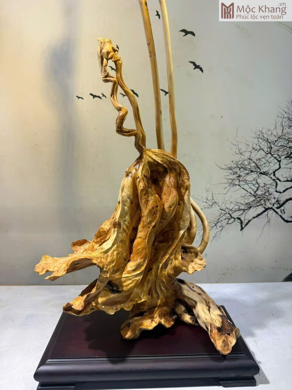 tac-pham-hoa-sen-go-nhai-bach-cao-132cm (3) tac-pham-hoa-sen-go-nhai-bach-cao-132cm