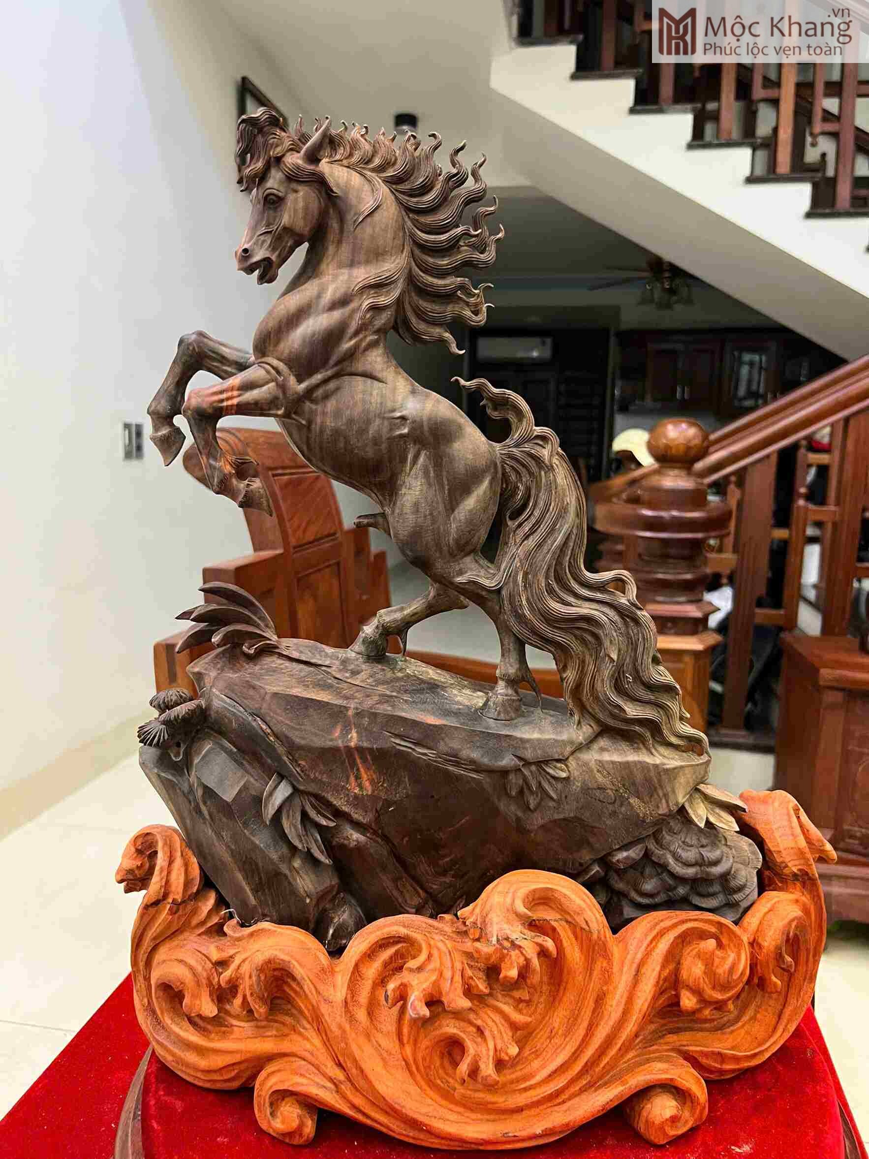 tuong-ngua-go-trac-den-cao-51cm (2) Tượng Ngựa Gỗ Trắc Đen Cao 51(cm)