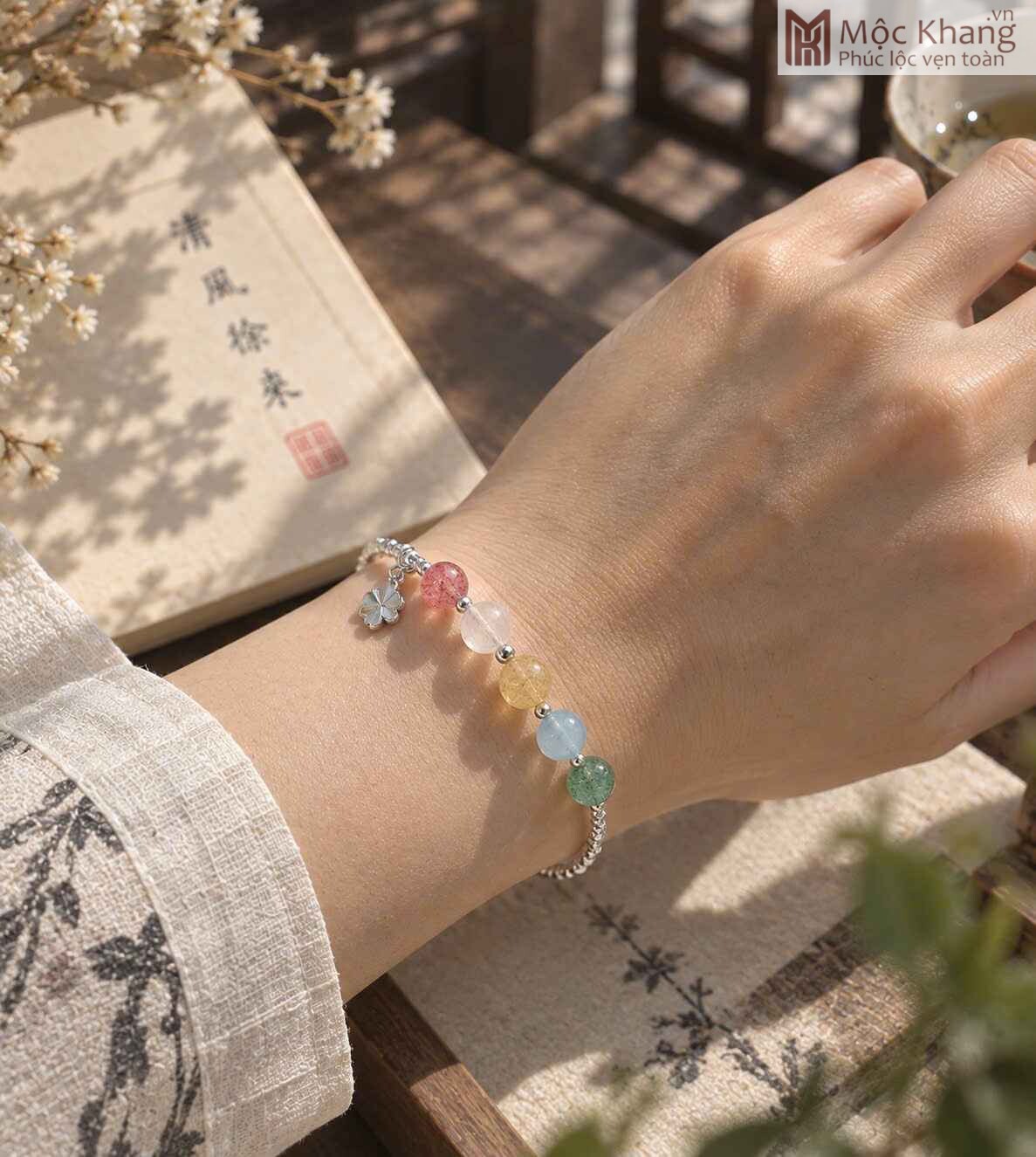 vong-tay-thach-anh-mix-charm-bac-720 (1) vong-tay-thach-anh-mix-charm-bac-720