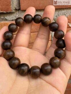 vong-tay-tram-huong-hat-12mm