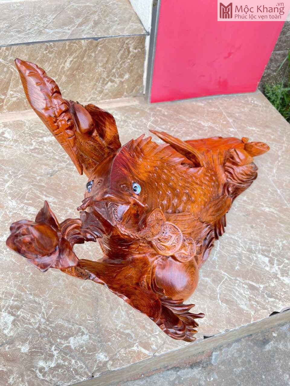 tuong-ca-chep-go-huong-ngang-55cm (2) tuong-ca-chep-go-huong-ngang-55cm