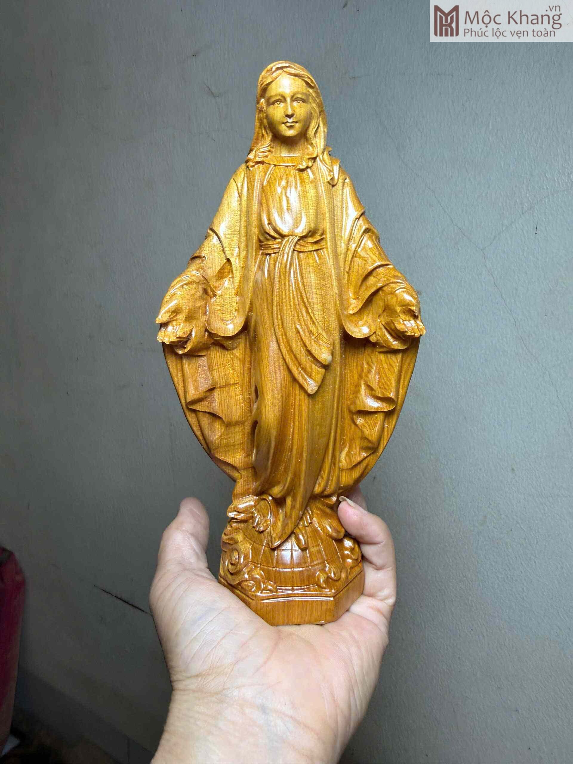 tuong-duc-me-ban-on-go-bach-xanh-cao-20cm (2) Tượng Đức Mẹ Ban Ơn Gỗ Bách Xanh Cao 20(cm)