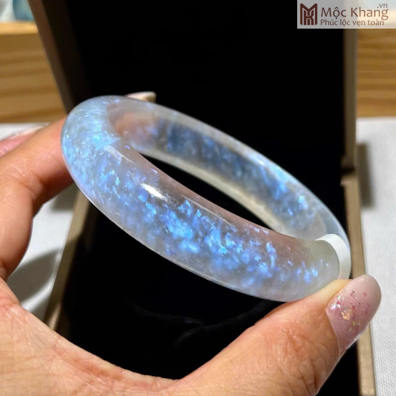 vong-tay-da-mat-trang-moonstone-ni-59-2mm (3) vong-tay-da-mat-trang-moonstone-ni-59-2mm