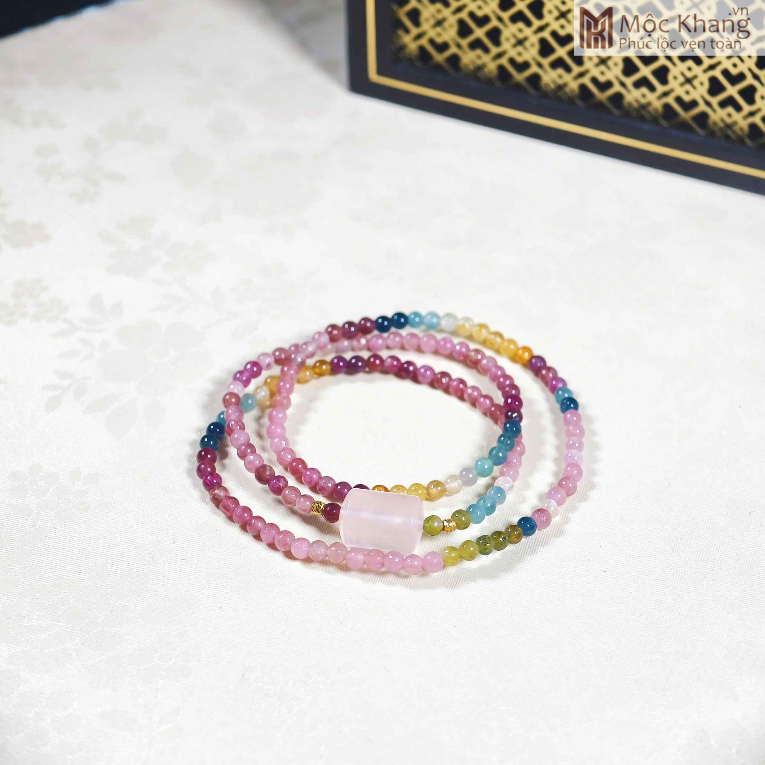 vong-tay-tourmaline-45mm-mix-lu-thong-thach-anh-hong-va-bi-vang-10k (3) vong-tay-tourmaline-mix-charm-hat-45mm
