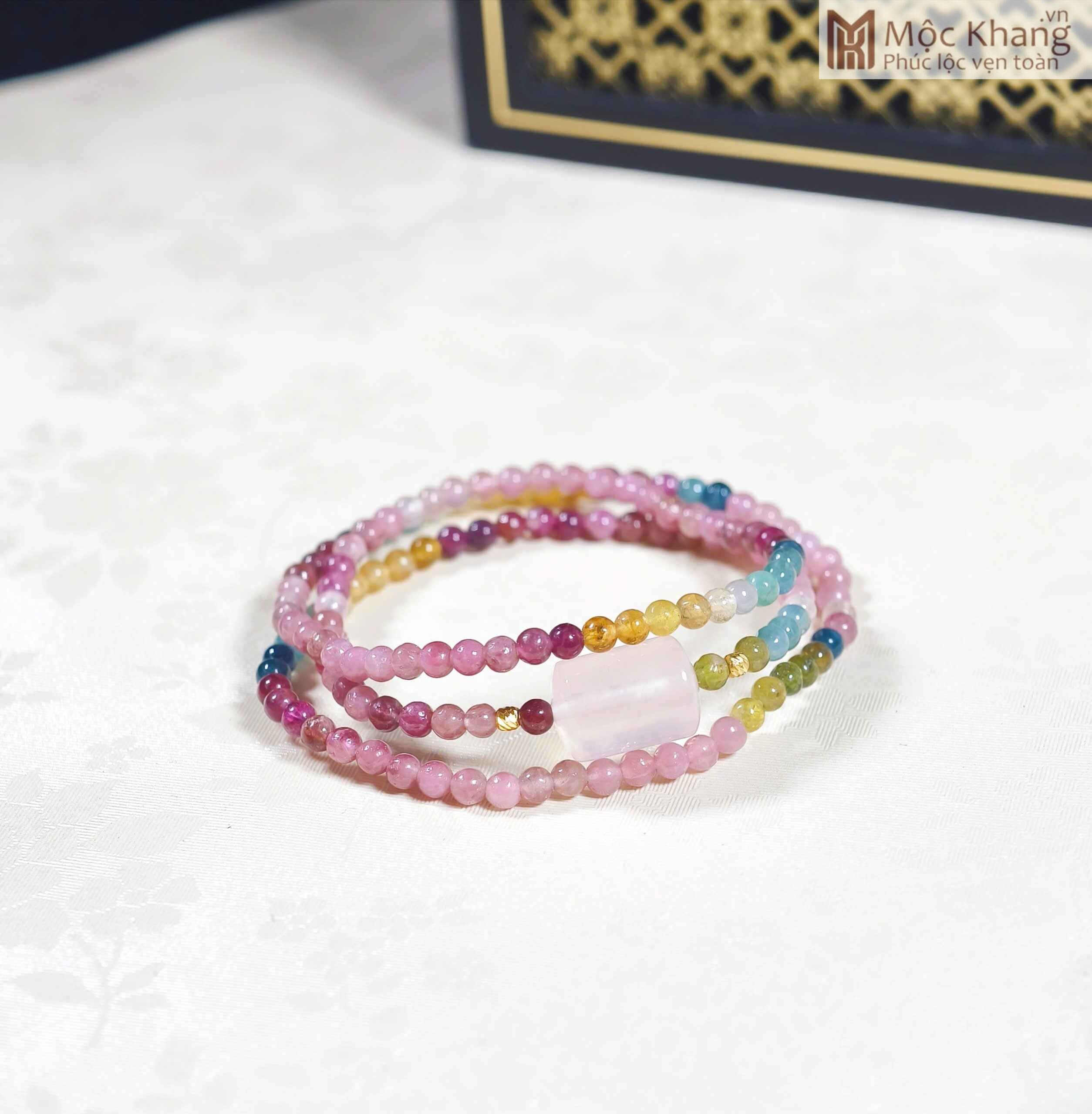 vong-tay-tourmaline-45mm-mix-lu-thong-thach-anh-hong-va-bi-vang-10k (4) vong-tay-tourmaline-mix-charm-hat-45mm